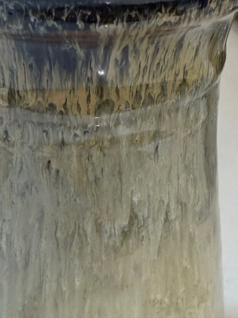 Vintage Artisan studio pottery vase, hand thrown stoneware with drip glaze. - Picture 6 of 7